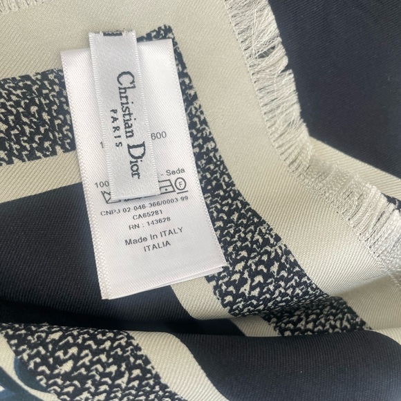 Christian Dior Silk Oblique Jacquard Scarf - Authentic - Picture 4 of 8